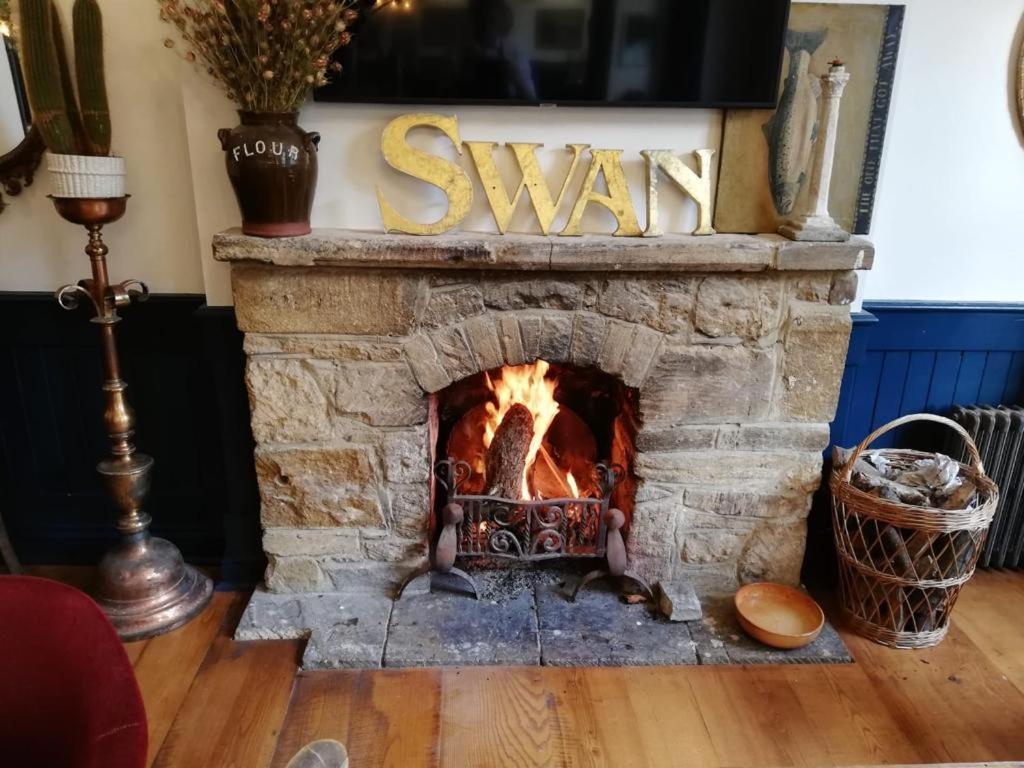 The Crooked Swan Crewkerne Exterior foto